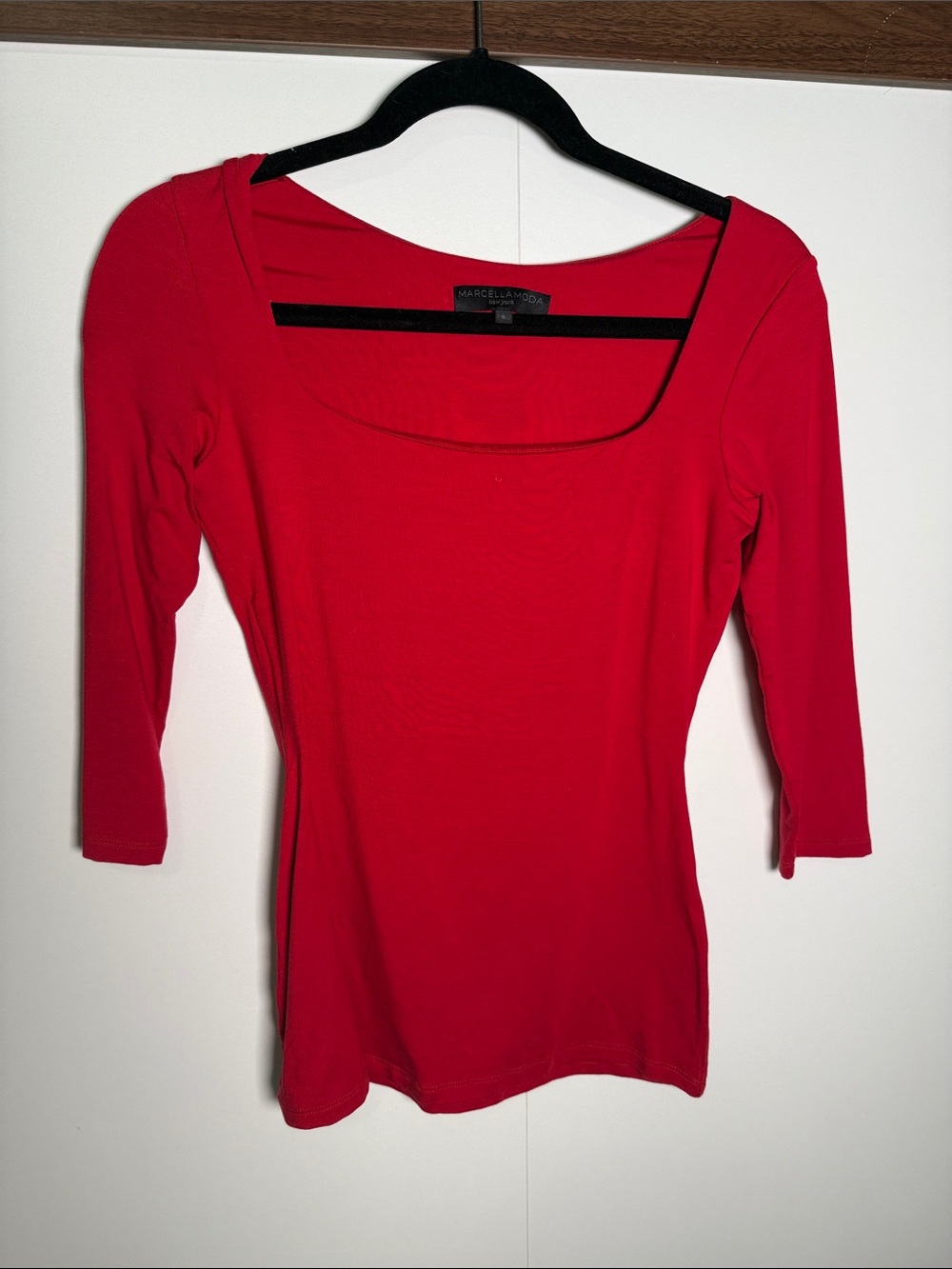 Marcella Moda Red Scoop-Neck Fitted Women's Top